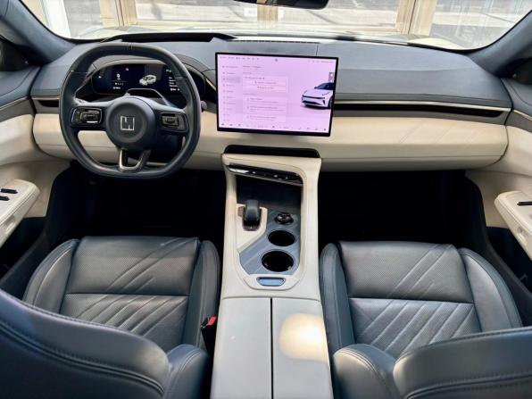 Zeekr 001 I Рестайлинг 1 с пробегом 2024 года, цена 5 349 000 рублей, 48838 км, хэтчбек, Автокод Объявления
