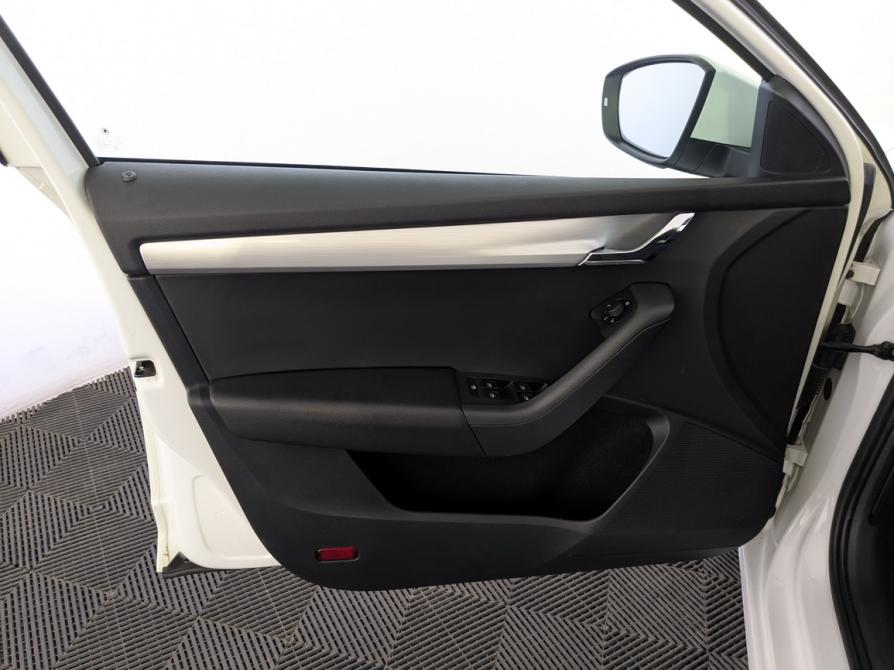 Skoda Octavia III (A7) Рестайлинг Москва  - изображение 19