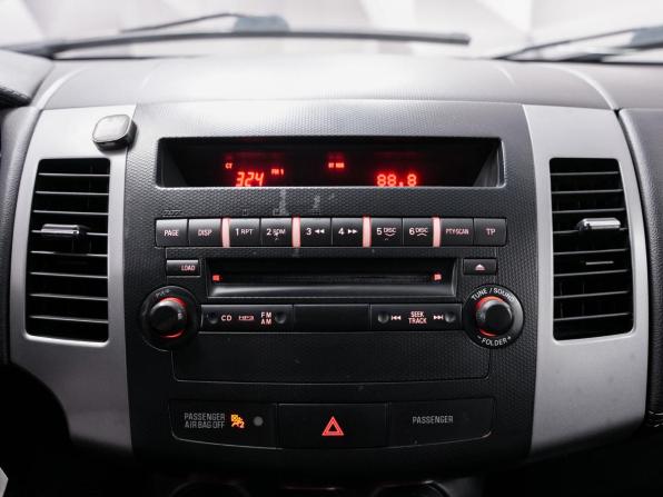 Mitsubishi Outlander II Рестайлинг с пробегом 2010 года, цена 990 000 рублей, 215000 км, внедорожник, Автокод Объявления
