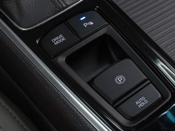 Hyundai Sonata VII (LF) Рестайлинг с пробегом 2018 года, цена 2 059 000 рублей, 92134 км, седан, Автокод Объявления