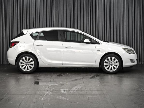 Opel Astra J с пробегом 2012 года, цена 749 000 рублей, 211244 км, хэтчбек, Автокод Объявления