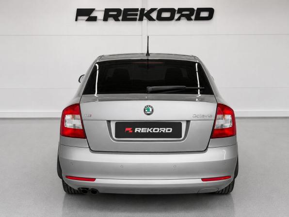 Skoda Octavia II (A5) Рестайлинг с пробегом 2012 года, цена 1 199 000 рублей, 168000 км, лифтбек, Автокод Объявления