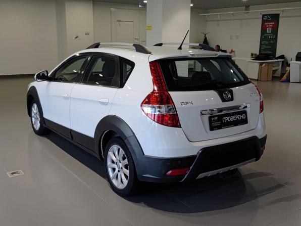 Dongfeng H30 Cross с пробегом 2016 года, цена 560 000 рублей, 70715 км, хэтчбек, Автокод Объявления