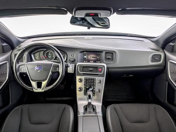 Volvo S60 II Рестайлинг с пробегом 2017 года, цена 2 150 000 рублей, 53376 км, седан, Автокод Объявления