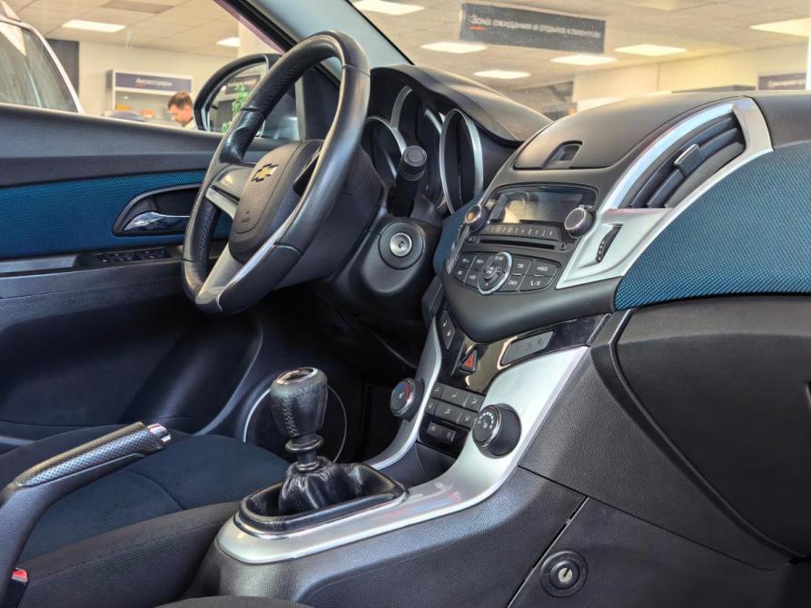 Chevrolet Cruze I Рестайлинг Москва  - изображение 12