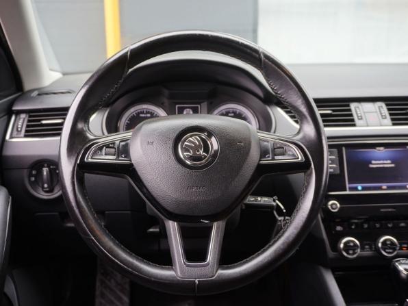 Skoda Octavia III (A7) Рестайлинг с пробегом 2017 года, цена 843 000 рублей, 338208 км, лифтбек, Автокод Объявления