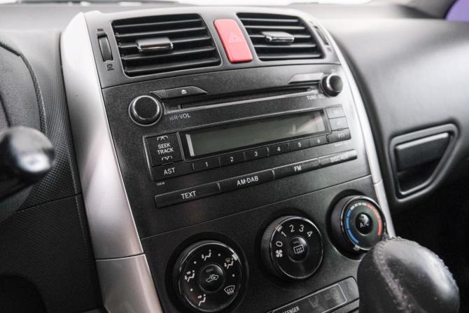 Toyota Auris I Рестайлинг с пробегом 2011 года, цена 1 079 000 рублей, 179000 км, хэтчбек, Автокод Объявления