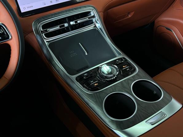 Geely Galaxy Starship 7 с пробегом 2026 года, цена 4 049 000 рублей, 5 км, внедорожник, Автокод Объявления