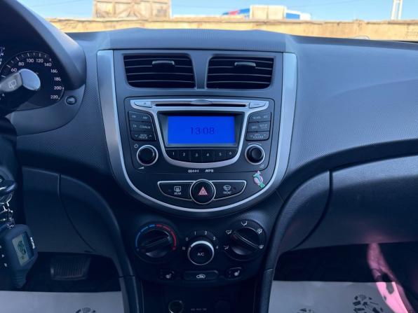 Hyundai Solaris I с пробегом 2013 года, цена 850 000 рублей, 157893 км, хэтчбек, Автокод Объявления