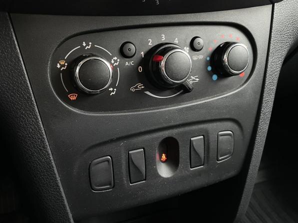 Renault Sandero II Рестайлинг с пробегом 2020 года, цена 1 058 000 рублей, 159164 км, хэтчбек, Автокод Объявления