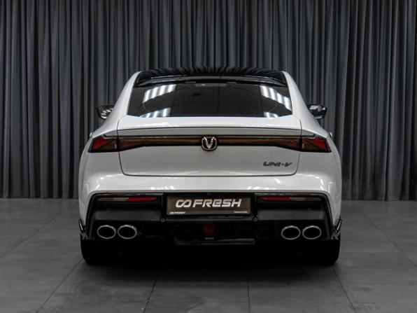 Changan UNI-V I с пробегом 2023 года, цена 2 099 000 рублей, 39774 км, лифтбек, Автокод Объявления