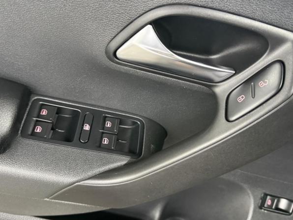 Volkswagen Polo V Рестайлинг с пробегом 2017 года, цена 1 098 800 рублей, 158750 км, седан, Автокод Объявления