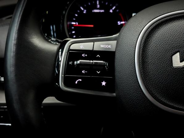Kia Carnival IV с пробегом 2023 года, цена 4 250 000 рублей, 88000 км, минивэн, Автокод Объявления