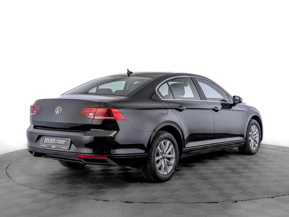 Volkswagen Passat B8 Рестайлинг с пробегом 2021 года, цена 2 599 000 рублей, 90268 км, седан, Автокод Объявления