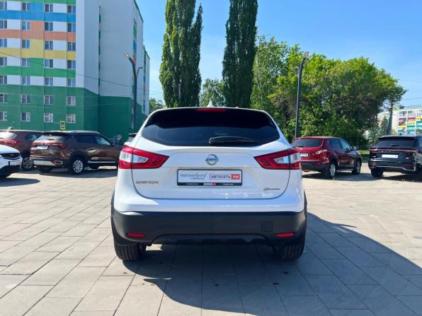 Nissan Qashqai II с пробегом 2017 года, цена 1 490 000 рублей, 150092 км, внедорожник, Автокод Объявления