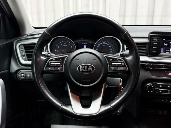Kia Ceed III с пробегом 2019 года, цена 1 769 000 рублей, 98132 км, универсал, Автокод Объявления