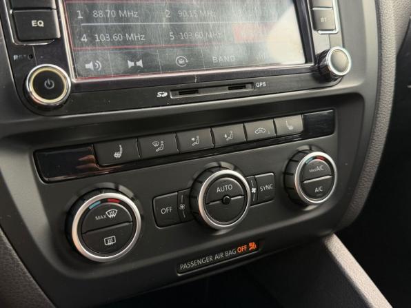 Volkswagen Jetta VI с пробегом 2014 года, цена 900 000 рублей, 219696 км, седан, Автокод Объявления