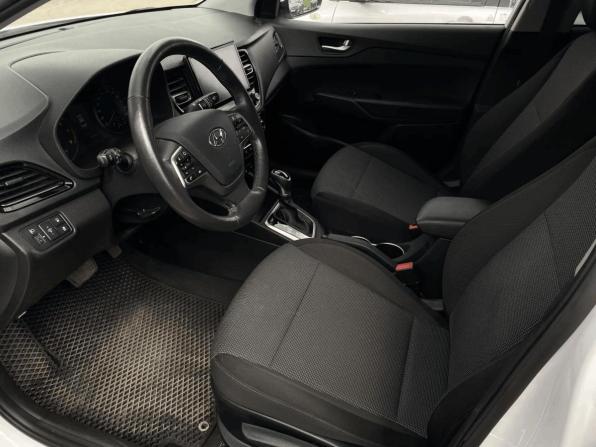 Hyundai Solaris II Рестайлинг с пробегом 2021 года, цена 1 295 000 рублей, 81763 км, седан, Автокод Объявления