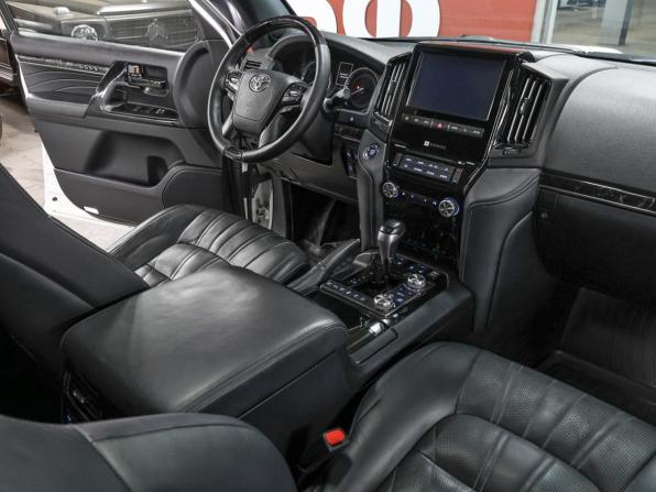 Toyota Land Cruiser 200 Series Рестайлинг 2 с пробегом 2018 года, цена 5 498 000 рублей, 181226 км, внедорожник, Автокод Объявления