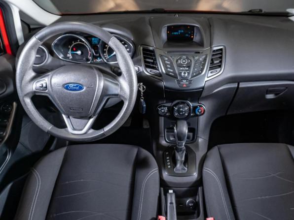Ford Fiesta Mk6 Рестайлинг с пробегом 2015 года, цена 990 000 рублей, 59007 км, хэтчбек, Автокод Объявления
