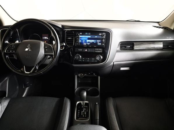 Mitsubishi Outlander III Рестайлинг 2 с пробегом 2016 года, цена 1 549 000 рублей, 218932 км, внедорожник, Автокод Объявления