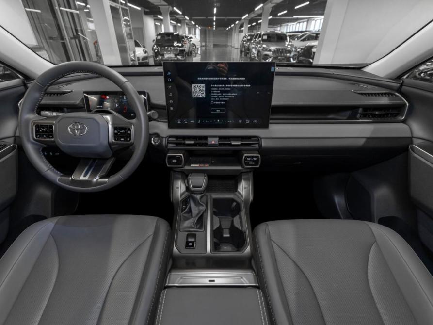 Toyota RAV4 VI (XA60) Москва  - изображение 8