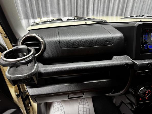 Suzuki Jimny IV с пробегом 2022 года, цена 2 550 000 рублей, 28878 км, внедорожник, Автокод Объявления