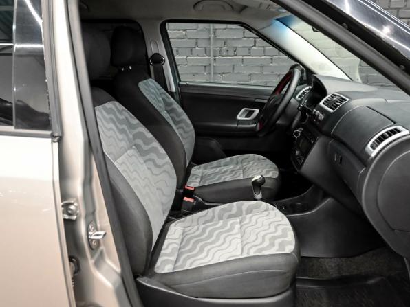 Skoda Fabia II с пробегом 2009 года, цена 380 000 рублей, 152283 км, хэтчбек, Автокод Объявления