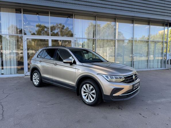 Volkswagen Tiguan II Рестайлинг с пробегом 2021 года, цена 2 350 000 рублей, 142926 км, внедорожник, Автокод Объявления