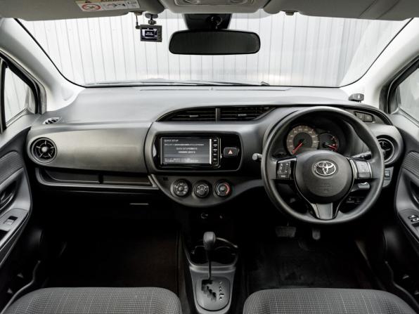 Toyota Vitz III (XP130) Рестайлинг 2 с пробегом 2019 года, цена 980 000 рублей, 98024 км, хэтчбек, Автокод Объявления