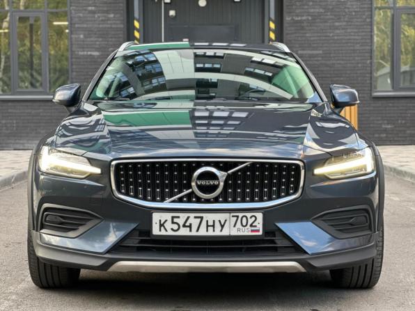 Volvo V60 Cross Country II с пробегом 2021 года, цена 3 290 000 рублей, 163159 км, универсал, Автокод Объявления