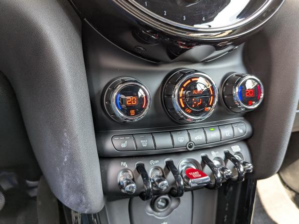 Mini Countryman II Рестайлинг с пробегом 2022 года, цена 3 915 000 рублей, 48277 км, внедорожник, Автокод Объявления