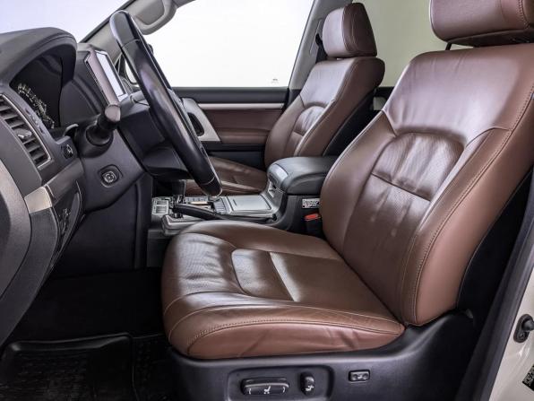 Toyota Land Cruiser 200 Series Рестайлинг 2 с пробегом 2020 года, цена 8 700 000 рублей, 91955 км, внедорожник, Автокод Объявления