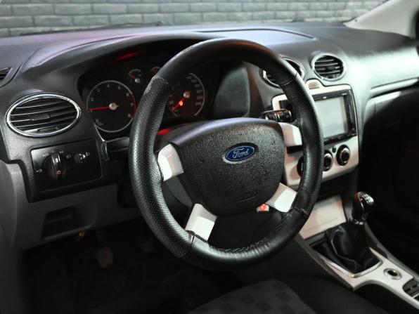 Ford Focus II Рестайлинг с пробегом 2009 года, цена 350 000 рублей, 244531 км, хэтчбек, Автокод Объявления