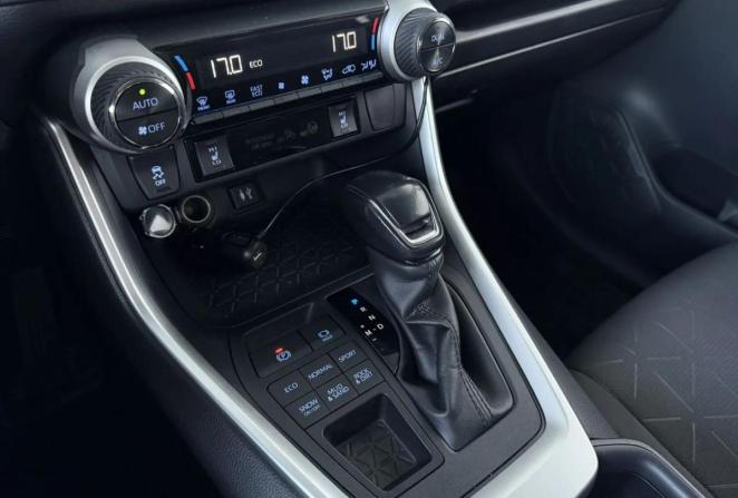 Toyota RAV4 V (XA50) с пробегом 2019 года, цена 3 250 000 рублей, 65683 км, внедорожник, Автокод Объявления