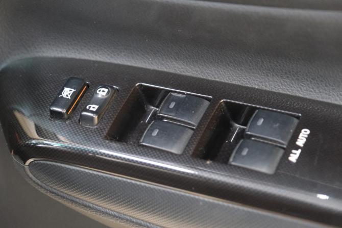 Toyota Wish II Рестайлинг с пробегом 2012 года, цена 1 529 000 рублей, 164000 км, минивэн, Автокод Объявления