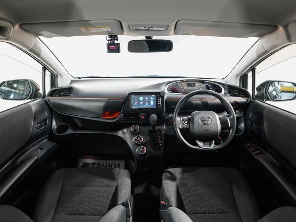 Toyota Sienta II Рестайлинг с пробегом 2021 года, цена 1 550 000 рублей, 120219 км, компактвэн, Автокод Объявления