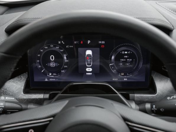 Lynk &amp; Co 09 с пробегом 2022 года, цена 4 949 000 рублей, 42443 км, внедорожник, Автокод Объявления