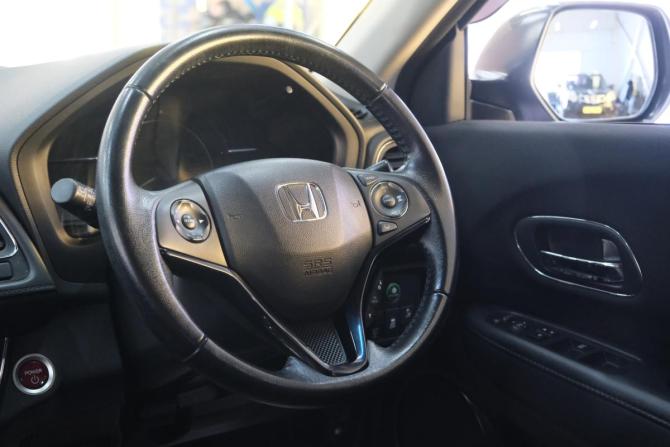 Honda Vezel I с пробегом 2016 года, цена 1 749 000 рублей, 120000 км, внедорожник, Автокод Объявления