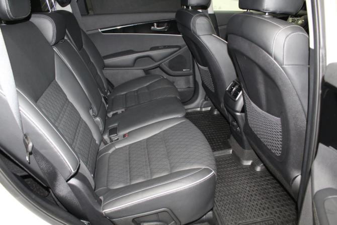 Kia Sorento III Prime Рестайлинг с пробегом 2019 года, цена 2 879 000 рублей, 131000 км, внедорожник, Автокод Объявления