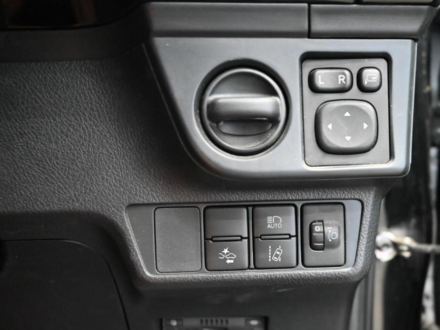 Toyota Corolla XI (E160 E170) Рестайлинг 2 Екатеринбург  - изображение 12