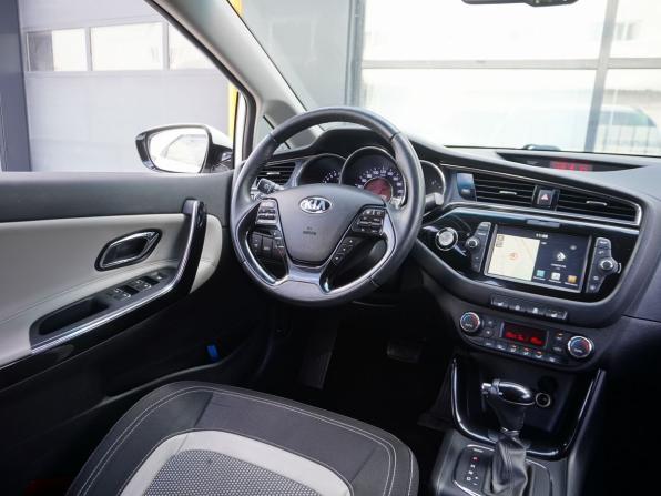 Kia Ceed II Рестайлинг с пробегом 2018 года, цена 1 350 000 рублей, 142054 км, универсал, Автокод Объявления