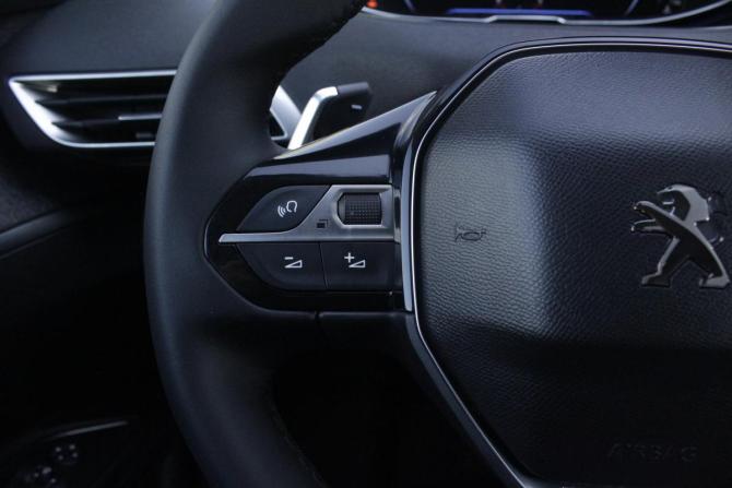 Peugeot 5008 II с пробегом 2018 года, цена 2 090 000 рублей, 67588 км, внедорожник, Автокод Объявления