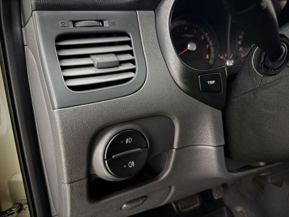 Kia Rio II Рестайлинг с пробегом 2010 года, цена 390 000 рублей, 301844 км, хэтчбек, Автокод Объявления