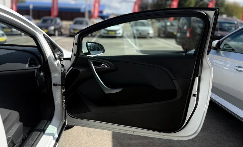 Opel Astra J Рестайлинг Альметьевск  - изображение 19