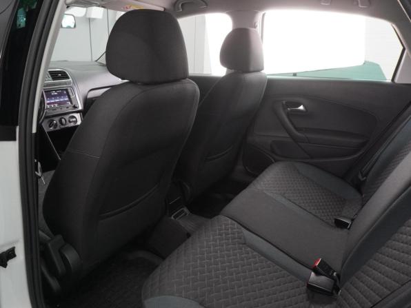 Volkswagen Polo V Рестайлинг с пробегом 2019 года, цена 1 272 000 рублей, 106349 км, седан, Автокод Объявления