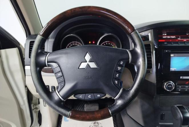 Mitsubishi Pajero IV Рестайлинг 2 с пробегом 2021 года, цена 3 070 000 рублей, 125161 км, внедорожник, Автокод Объявления