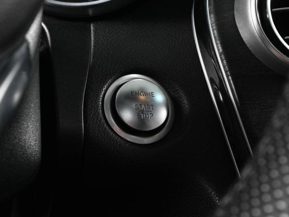 Mercedes-Benz C-Класс IV (W205) с пробегом 2016 года, цена 2 349 000 рублей, 181787 км, седан, Автокод Объявления