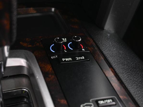Toyota Land Cruiser 200 Series Рестайлинг 1 с пробегом 2013 года, цена 3 779 000 рублей, 275981 км, внедорожник, Автокод Объявления