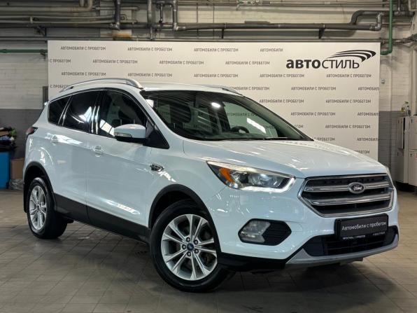 Ford Kuga II Рестайлинг с пробегом 2017 года, цена 1 399 000 рублей, 205113 км, внедорожник, Автокод Объявления